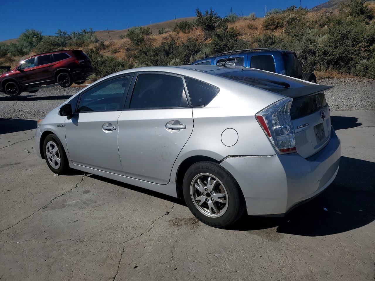 2010 Toyota Prius Iii - Фото 2