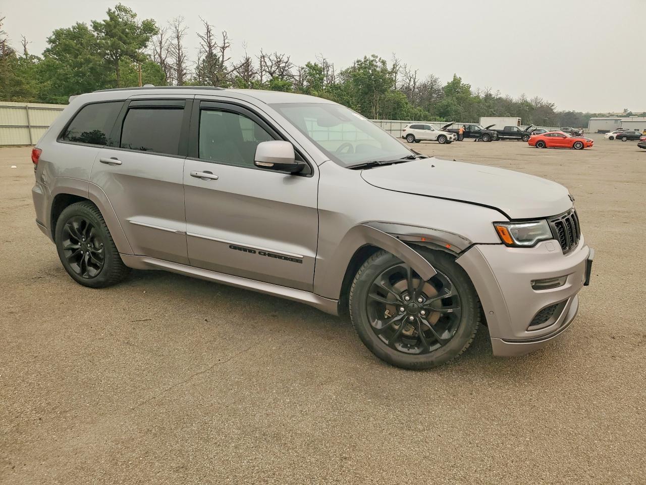 2018 Jeep Grand Cherokee Overland - Image 4