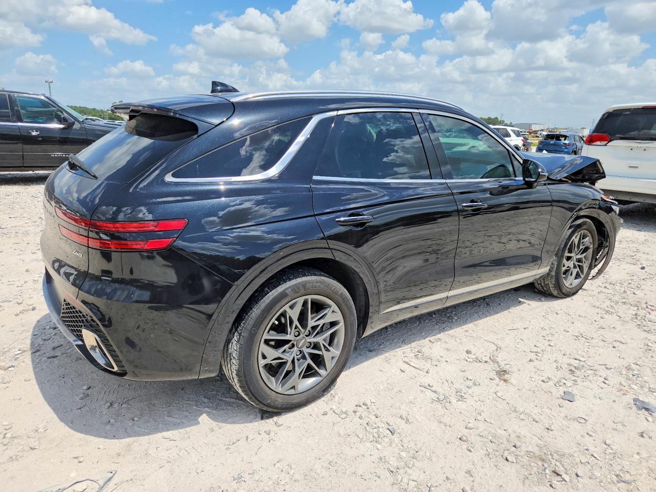 2024 Genesis Gv70 2.5T Standard - Image 3