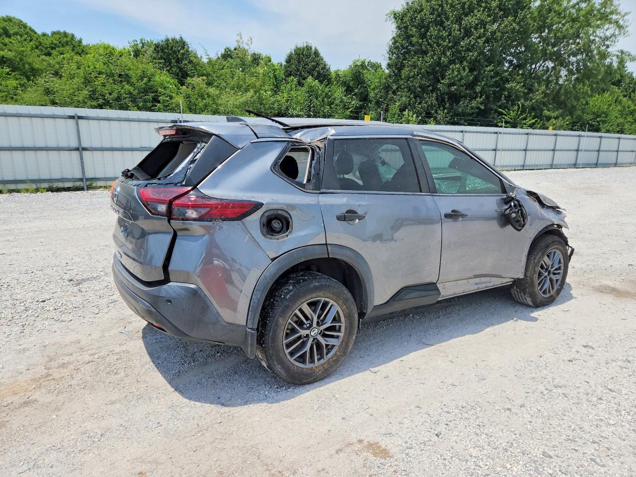2021 Nissan Rogue S - Image 3