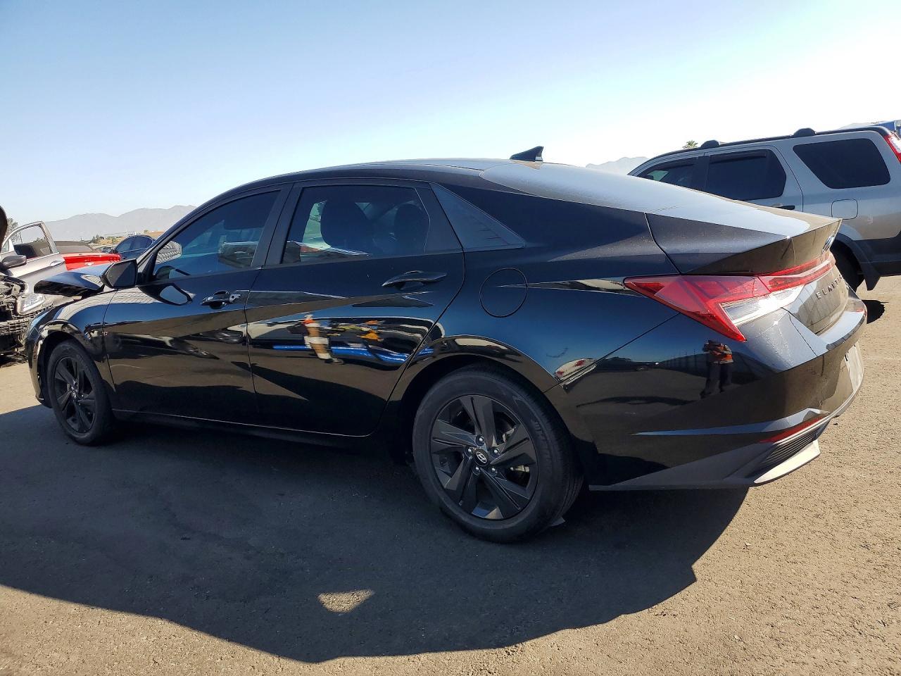 2022 Hyundai Elantra Blue - Фото 2