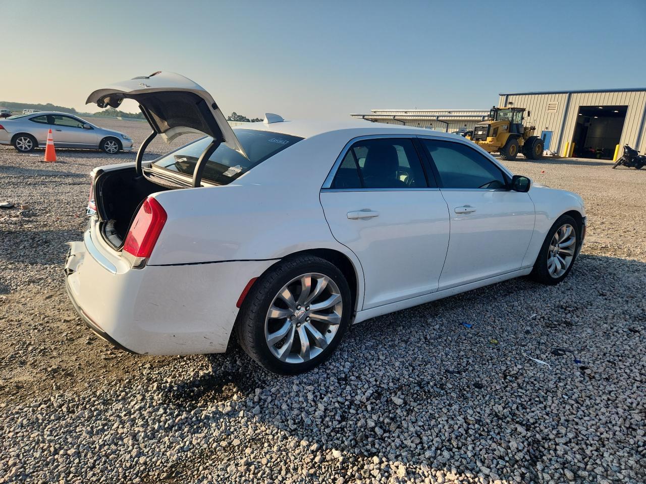 2018 Chrysler 300 Touring - Image 3