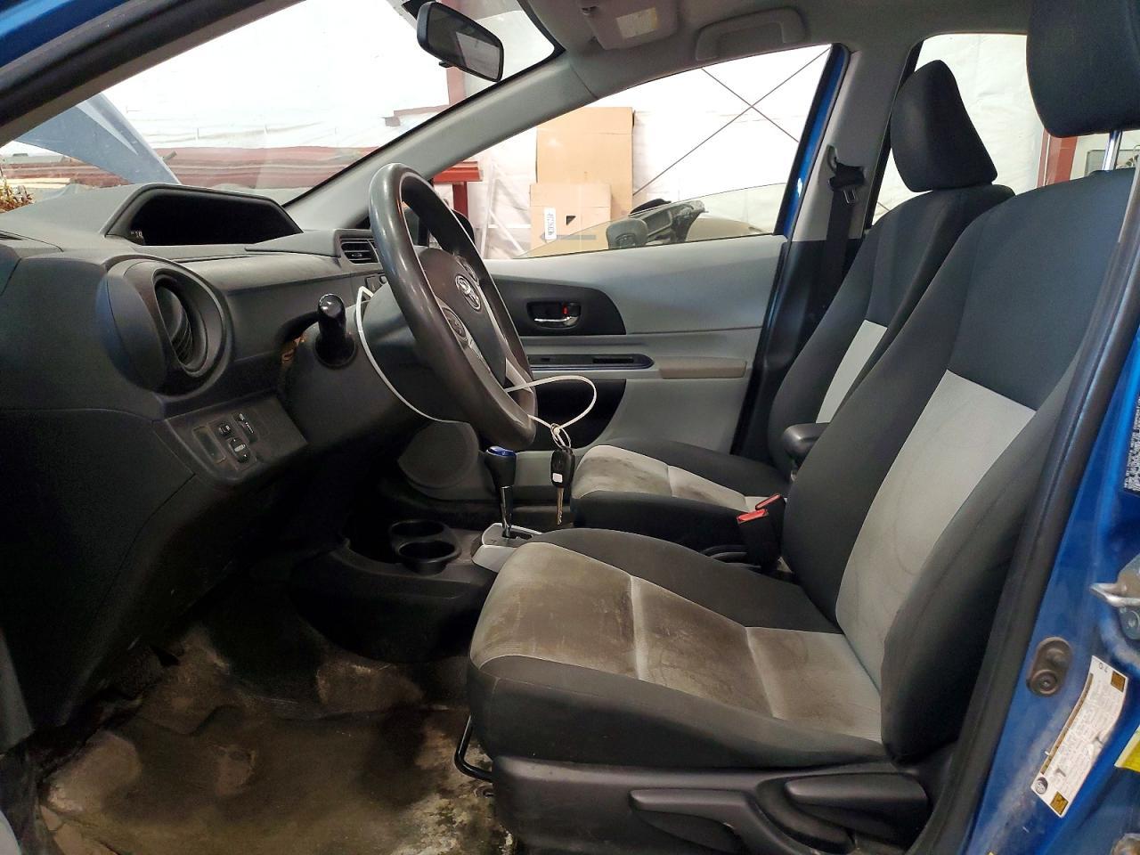 2013 Toyota Prius C Two - Image 7