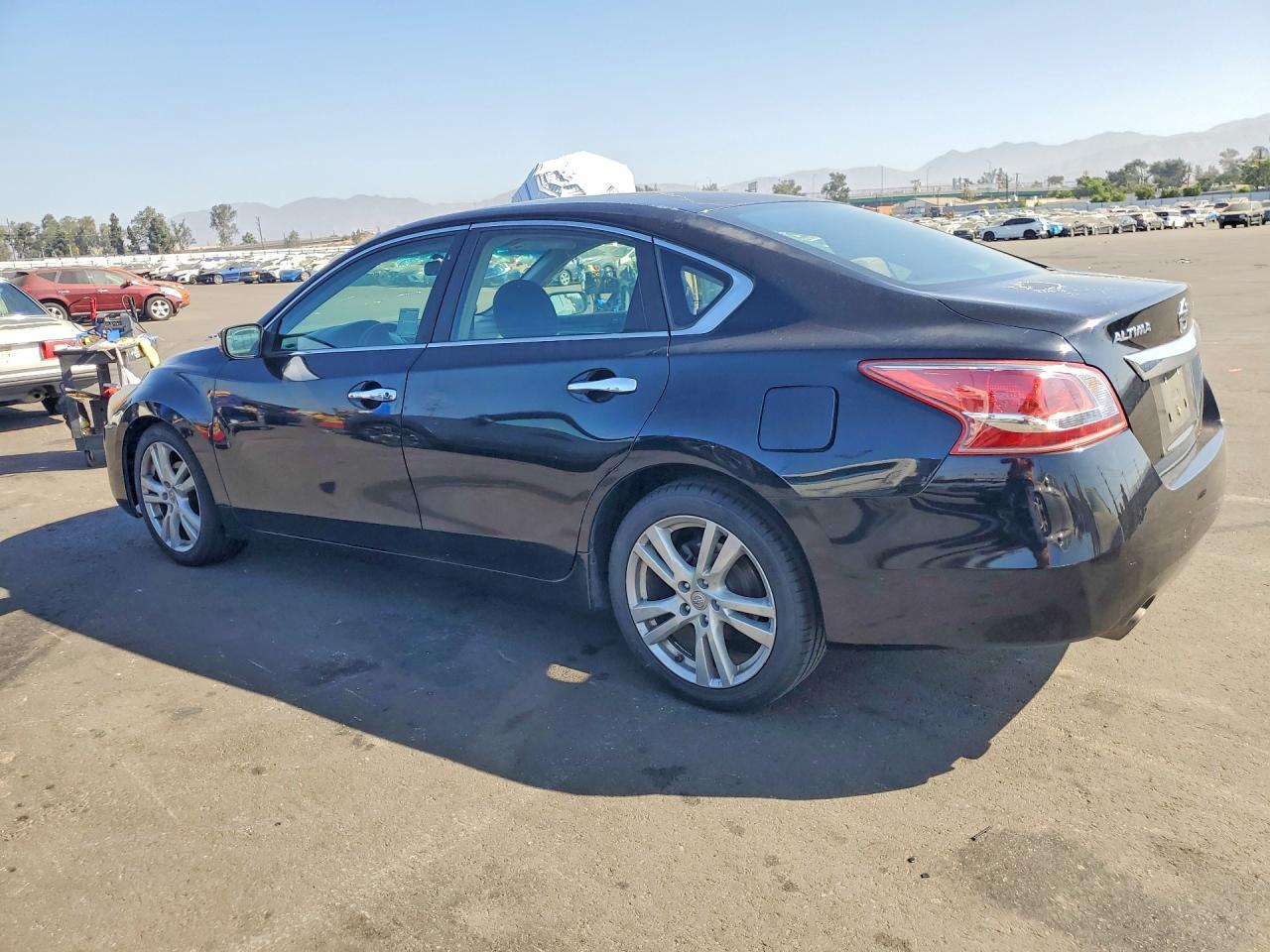 2013 Nissan Altima 3.5 S - Фото 2