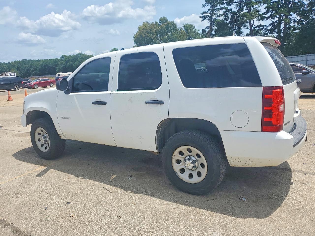 2014 Chevrolet Tahoe K1500 - Image 2