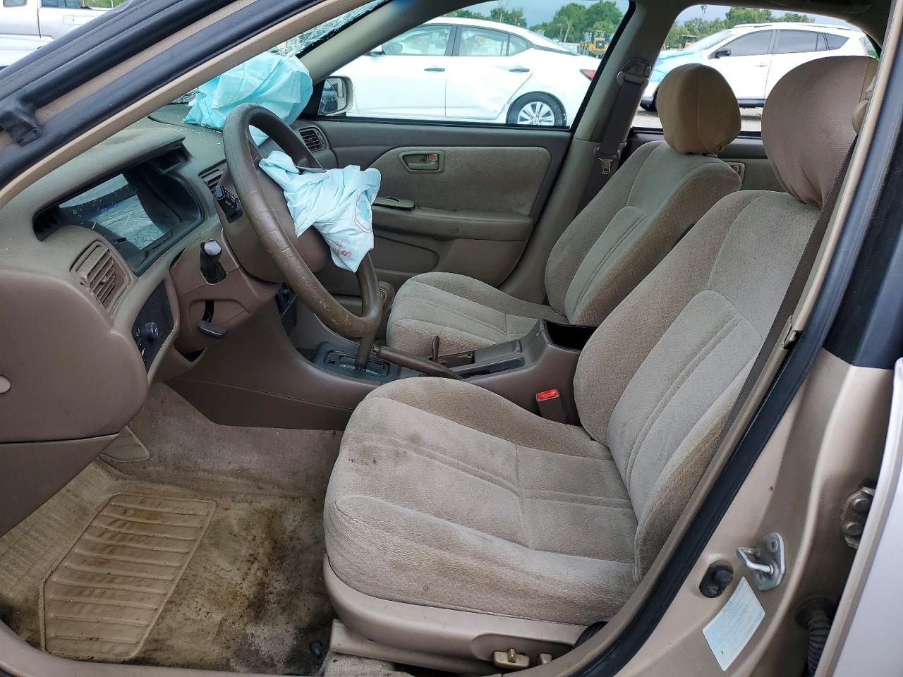 2000 Toyota Camry Le - Image 7