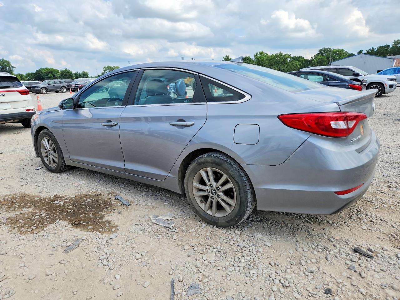 2017 Hyundai Sonata Se - Image 2