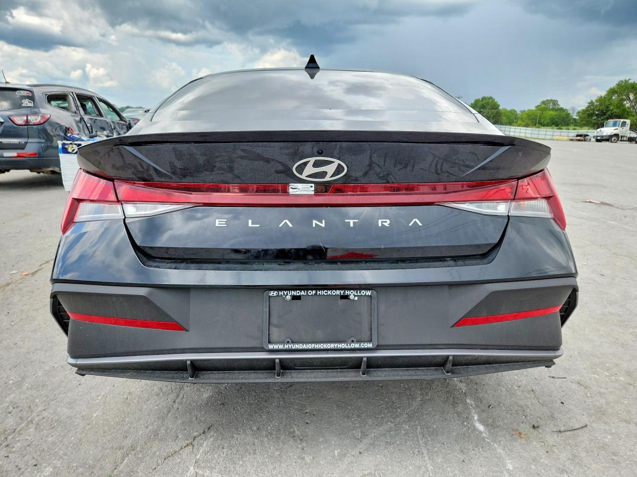 2026 Hyundai Elantra Sel Sport - Image 6