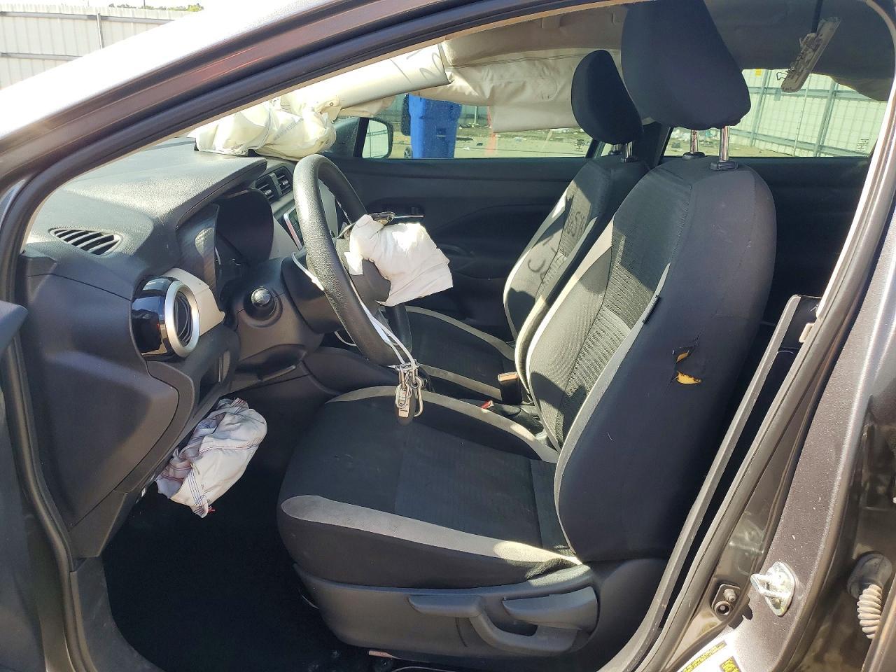 2021 Nissan Versa Sv - Image 7
