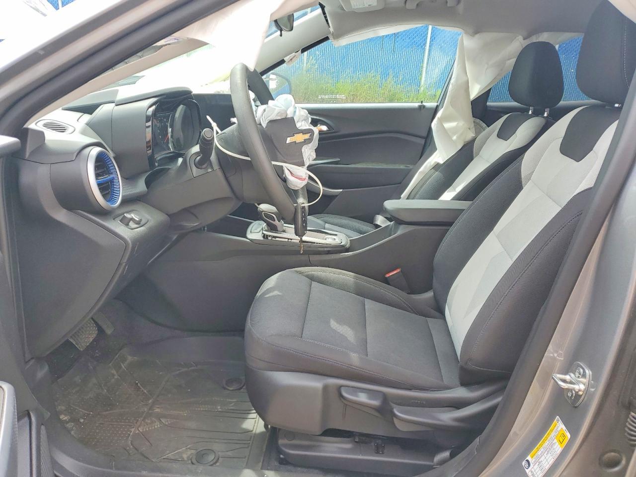 2025 Chevrolet Trax Ls - Image 7