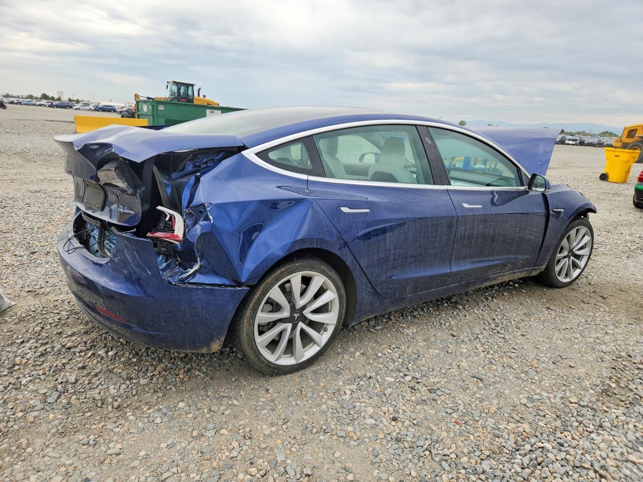 2020 Tesla Model 3 - Фото 3