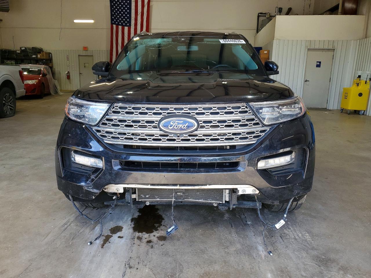 2023 Ford Explorer Limited - Image 5