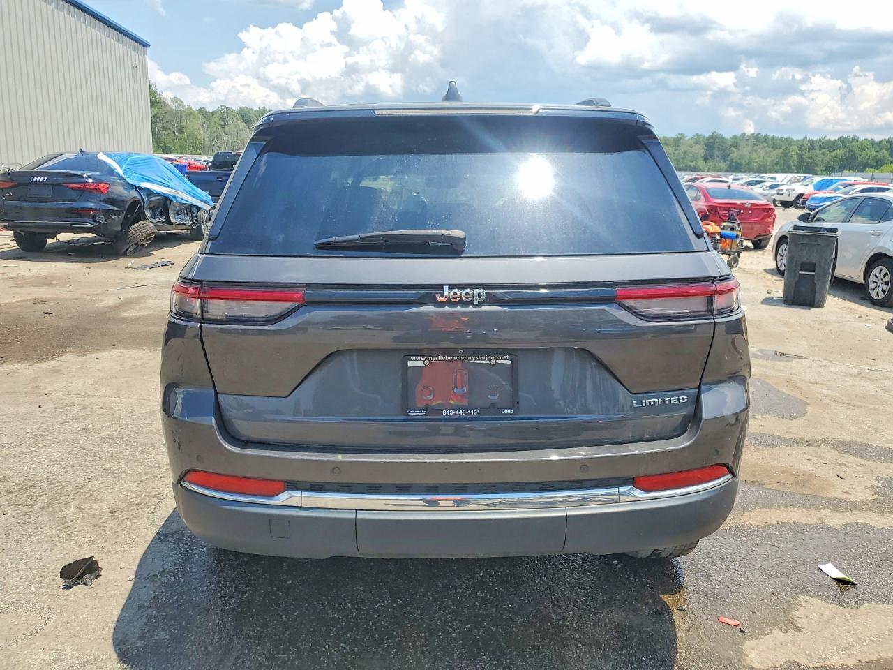 2022 Jeep Grand Cherokee Limited - Image 6