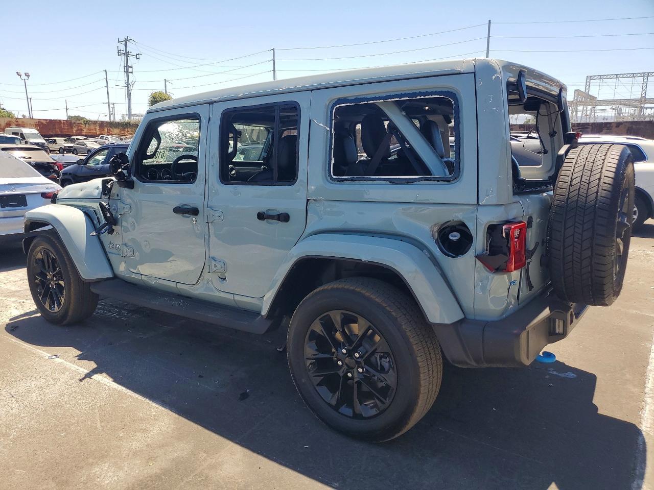 2023 Jeep Wrangler Sahara 4Xe - Фото 2