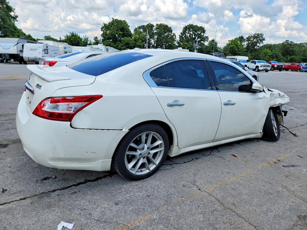 2010 Nissan Maxima 3.5 S - Image 3