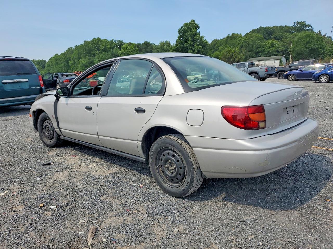 2001 Saturn Sl1 - Image 2