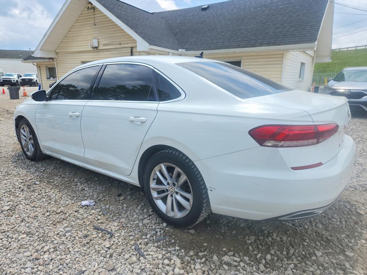 2020 Volkswagen Passat Se - Фото 2