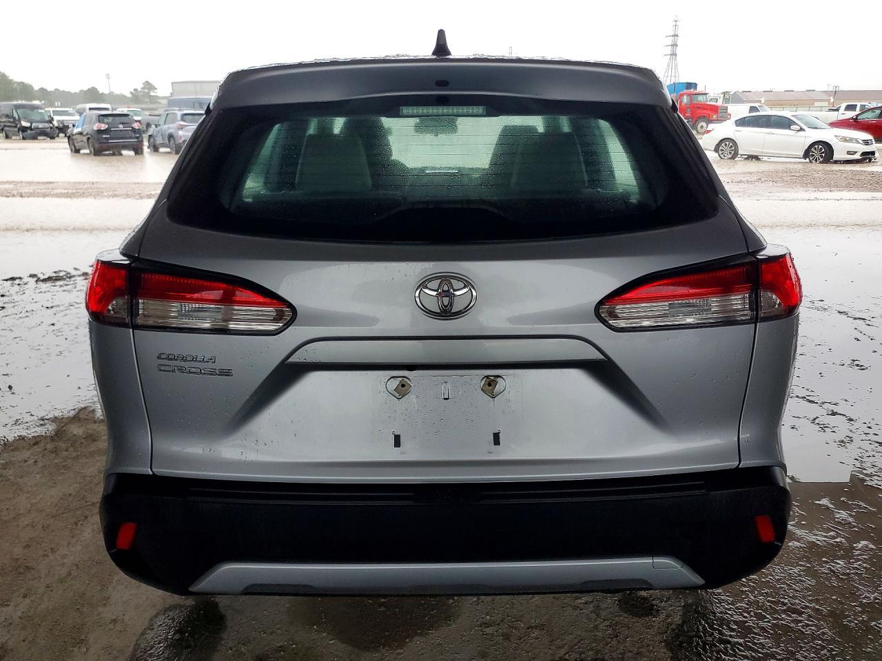 2025 Toyota Corolla Cross L - Фото 6