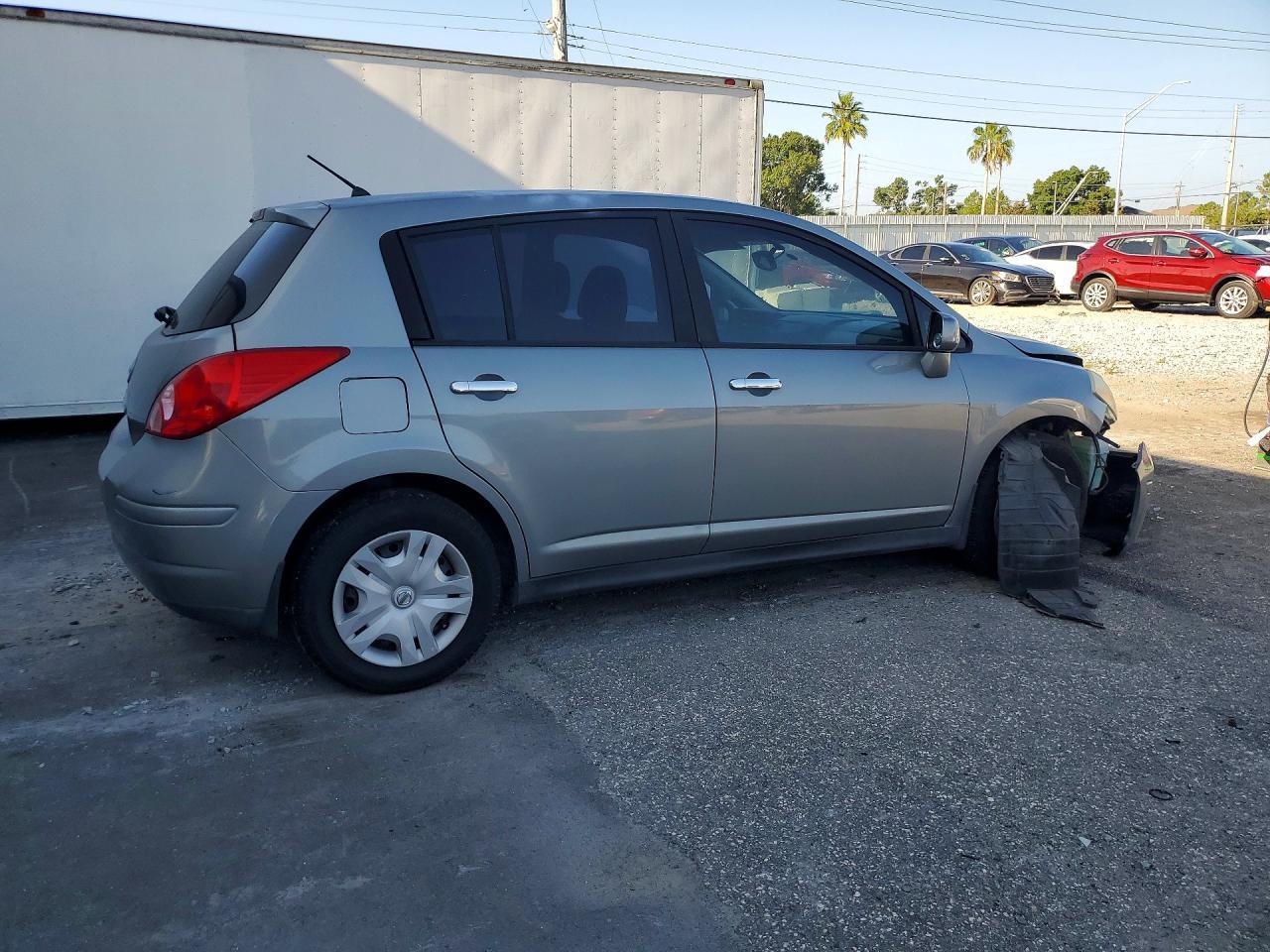 2008 Nissan Versa 1.8 S - Image 3