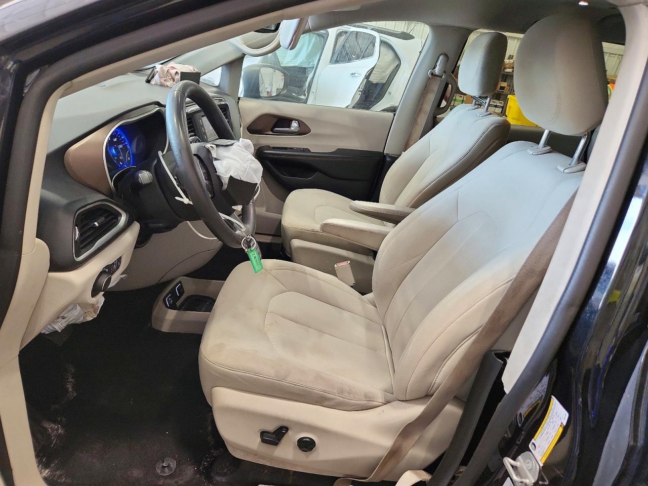 2017 Chrysler Pacifica Touring - Фото 7