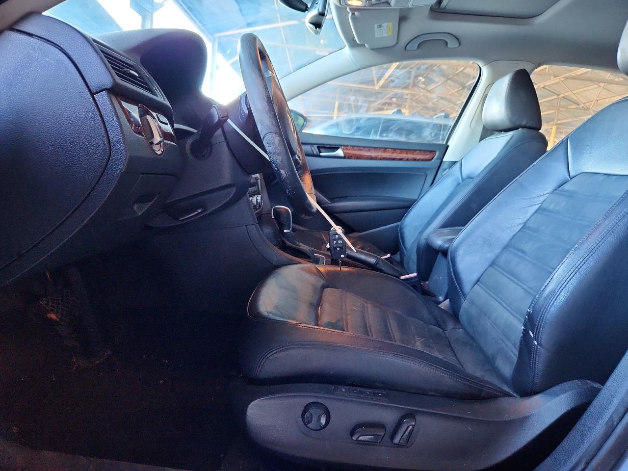 2012 Volkswagen Passat Sel - Image 7