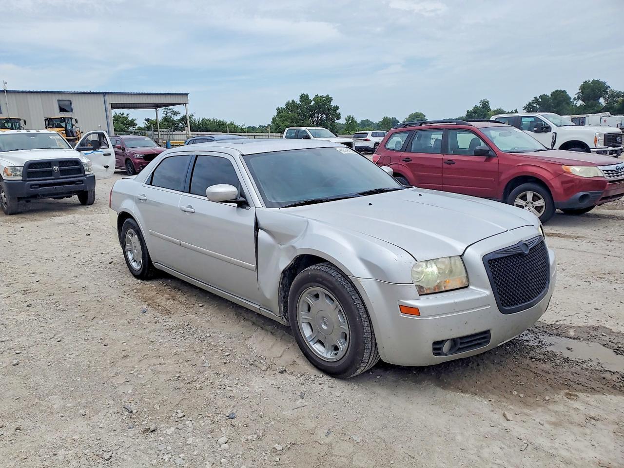 2006 Chrysler 300 Touring - Image 4