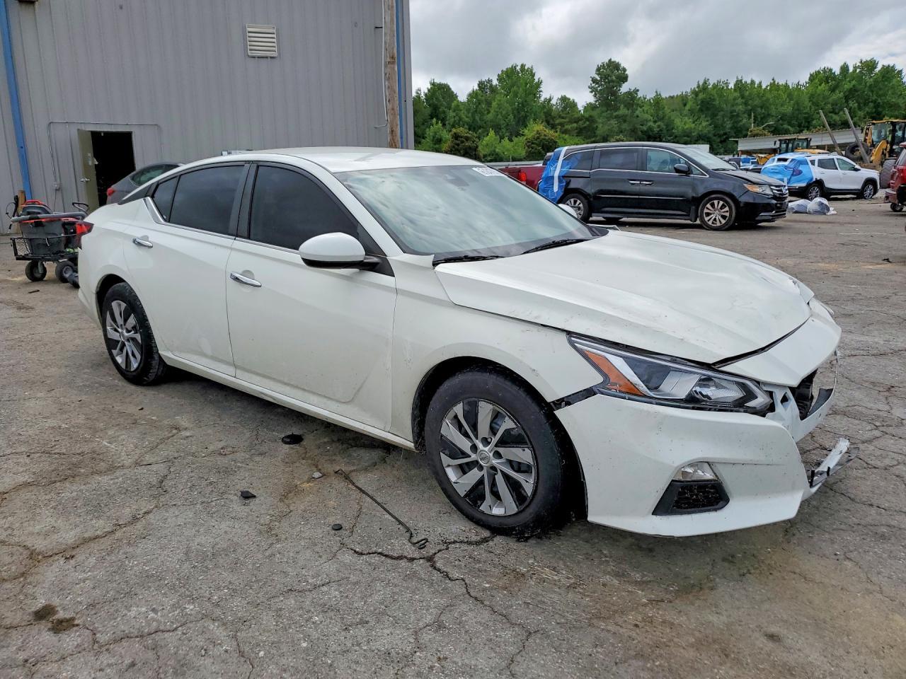 2021 Nissan Altima S - Image 4