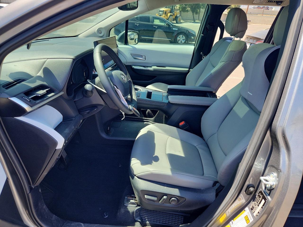 2026 Toyota Sienna Xle 7-Passenger - Image 7