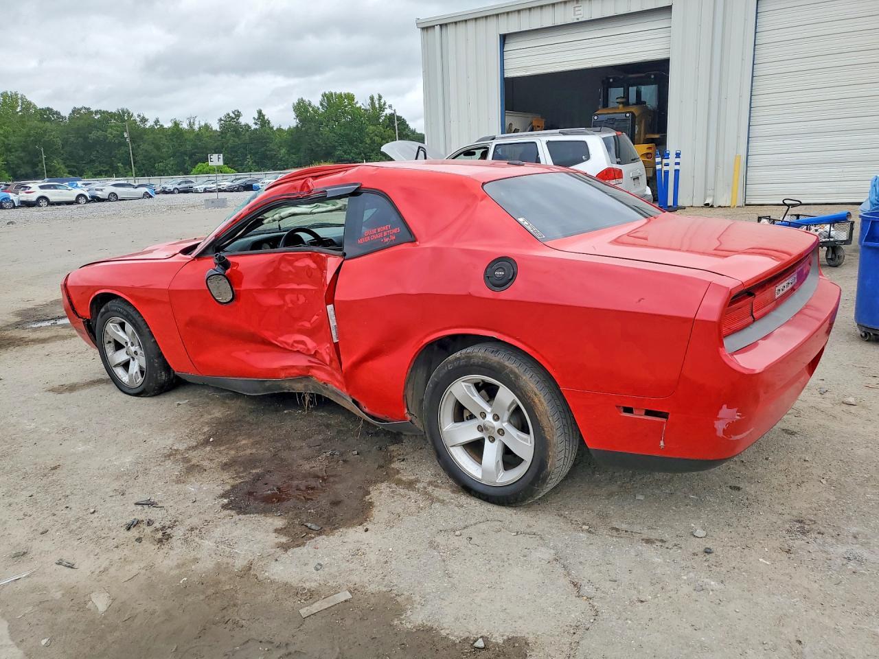 2010 Dodge Challenger Se - Image 2