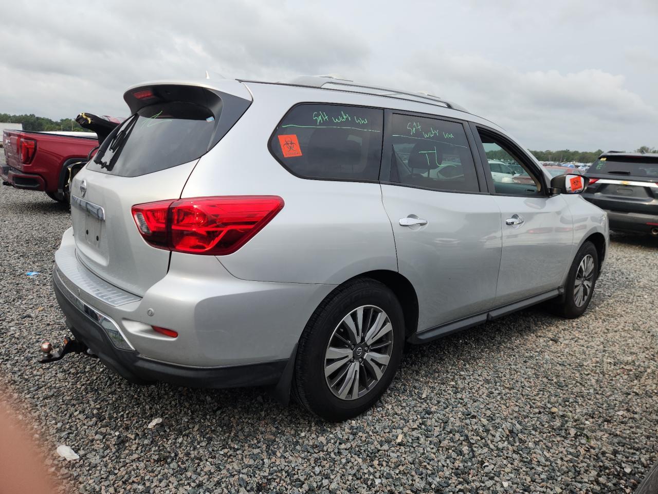 2020 Nissan Pathfinder S - Фото 3