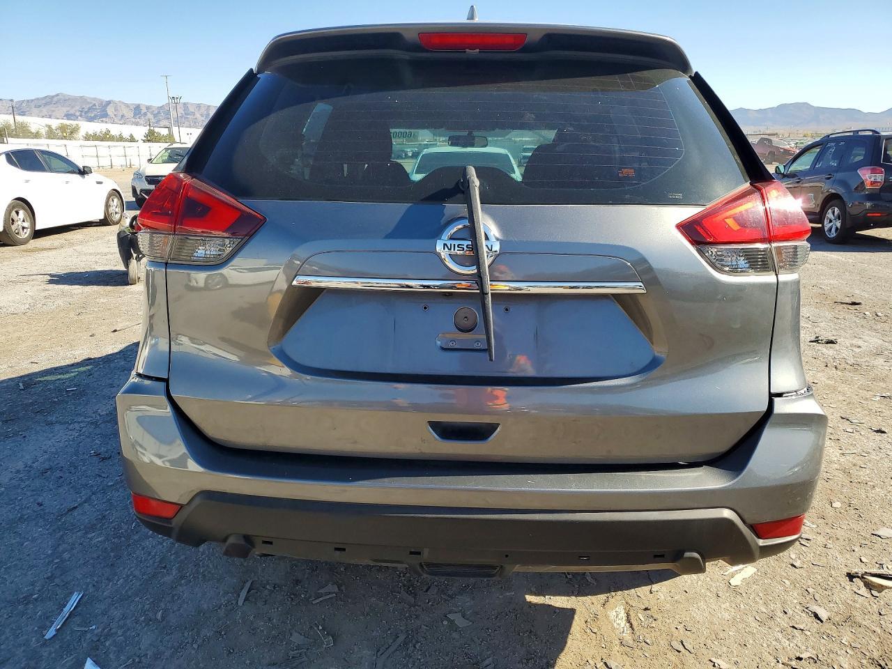 2018 Nissan Rogue S - Фото 6