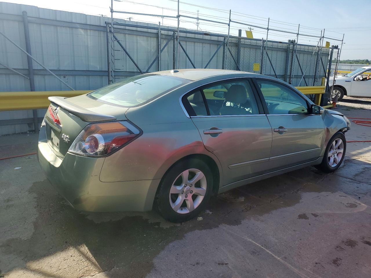 2007 Nissan Altima 3.5Se/3.5Sl - Фото 3