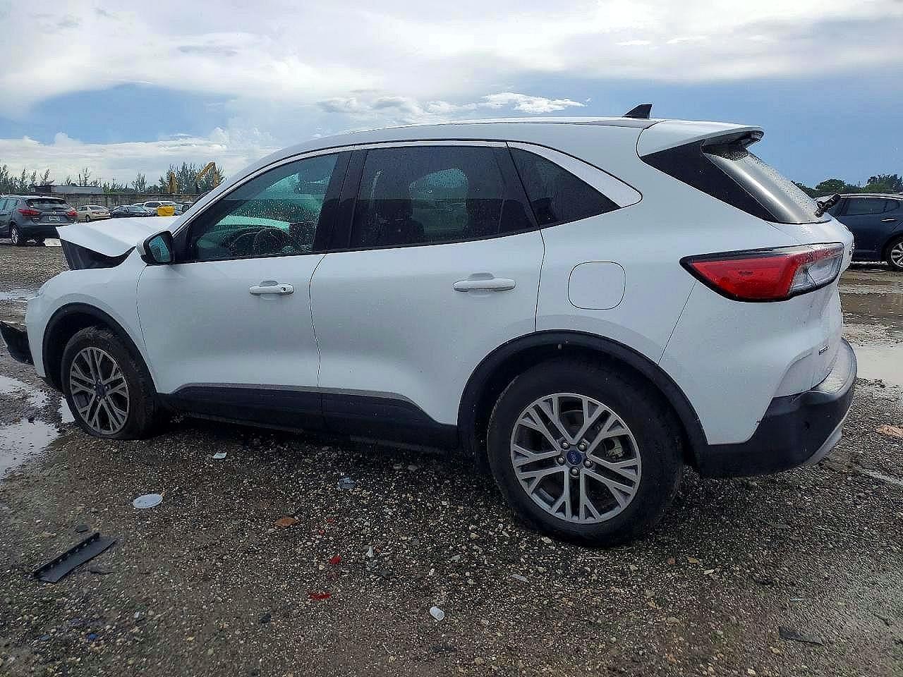 2022 Ford Escape Sel - Image 2