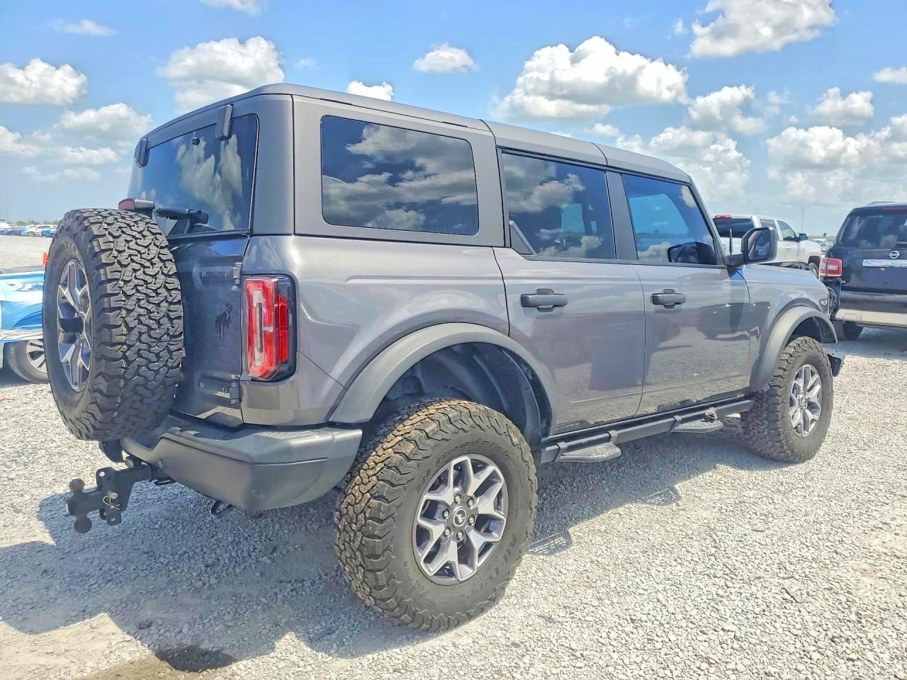 2024 Ford Bronco Badlands - Фото 3