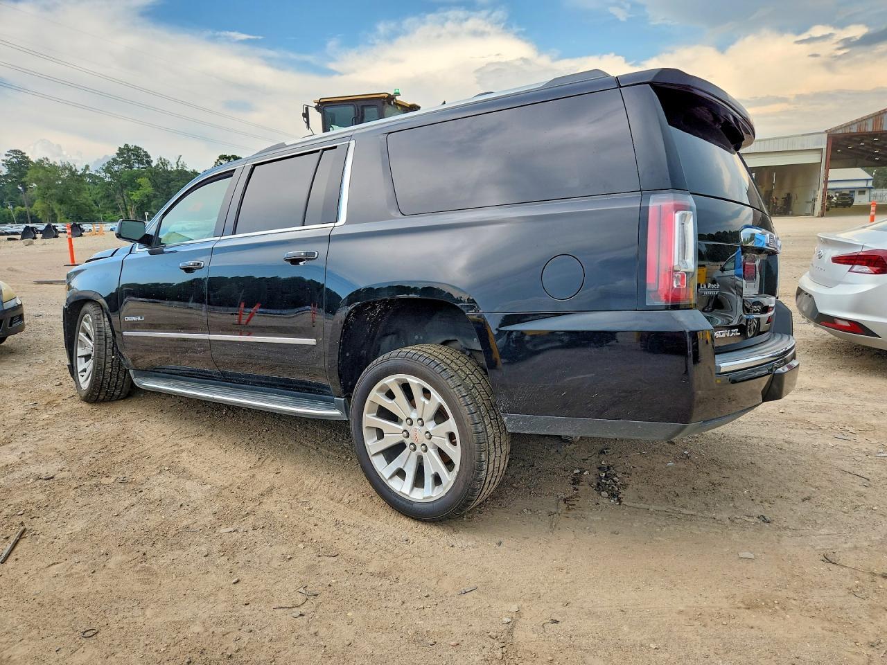 2018 GMC Yukon Xl Denali - Фото 2