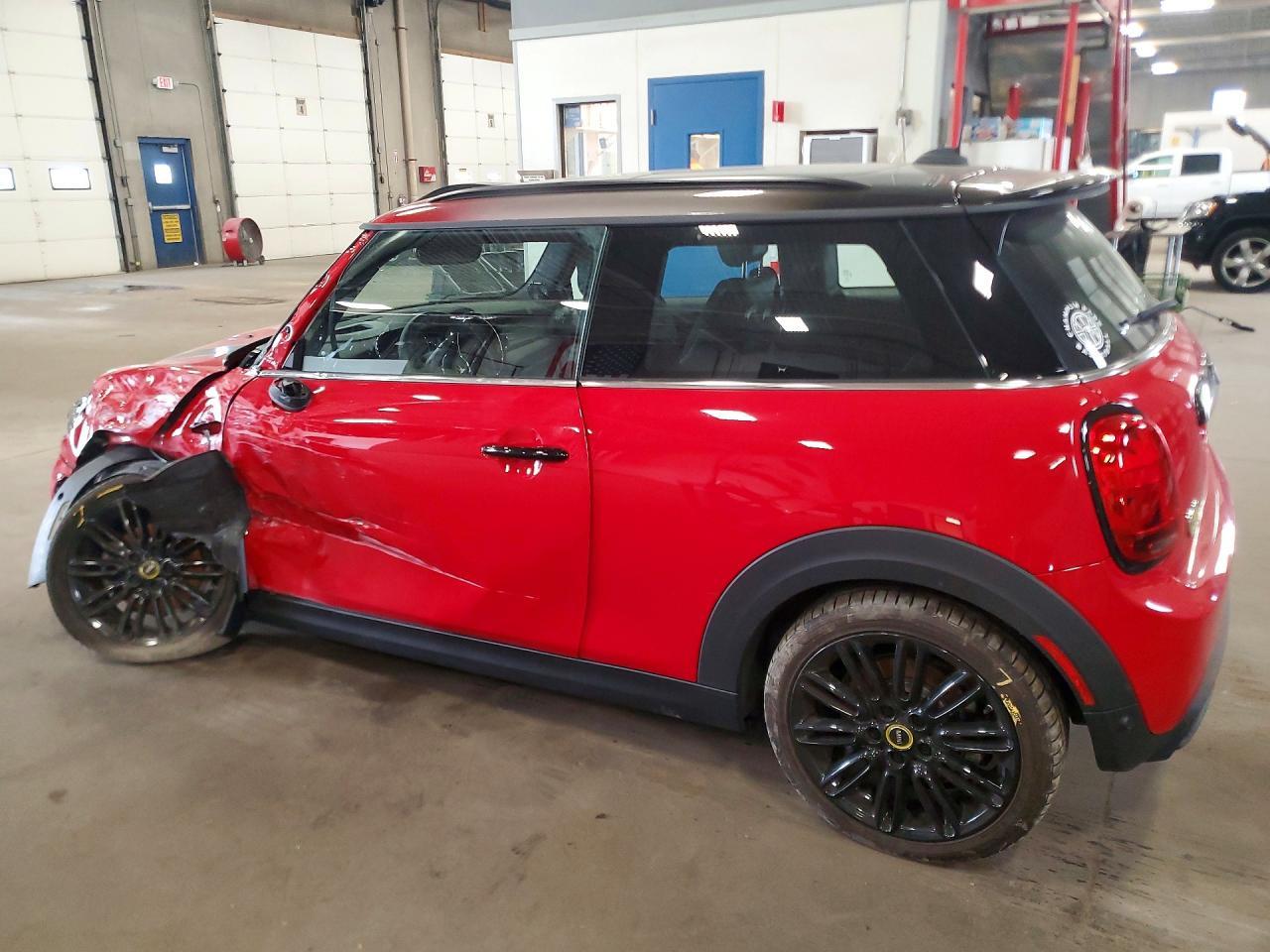 2023 Mini Cooper Se - Image 2