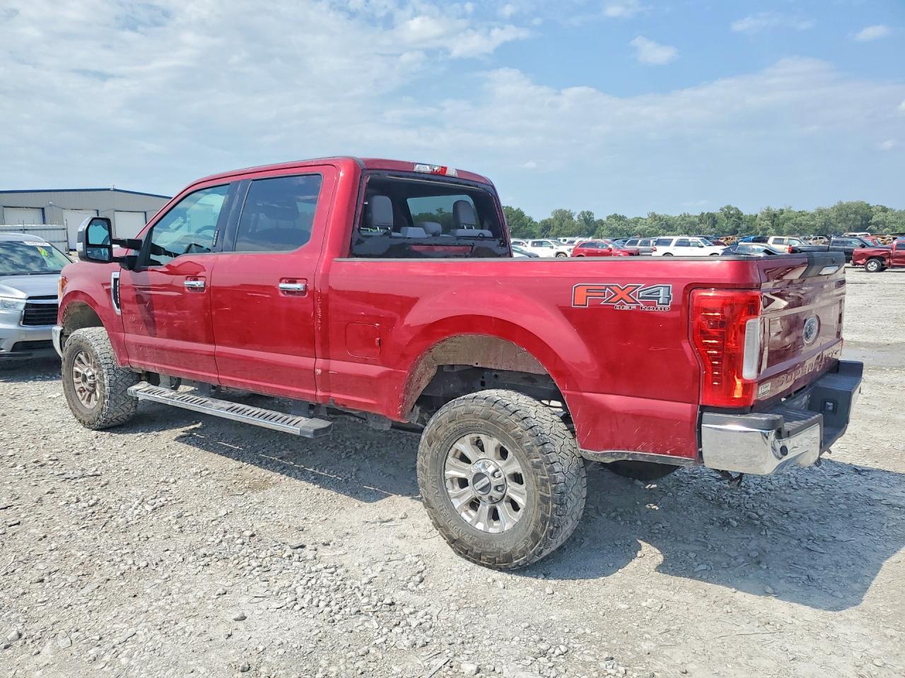 2017 Ford F250 Super Duty - Фото 2