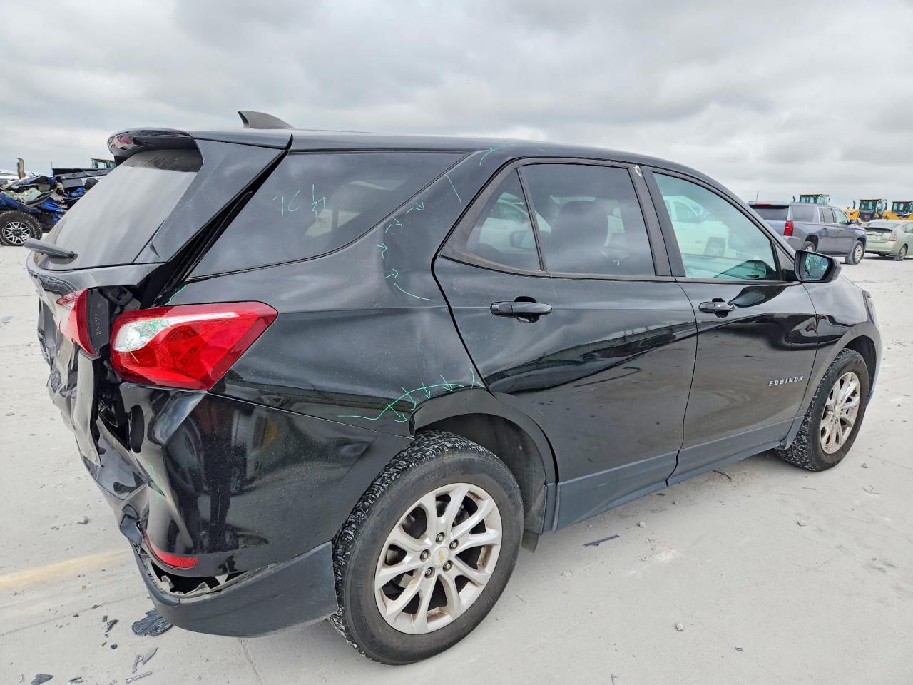 2020 Chevrolet Equinox Ls - Image 3