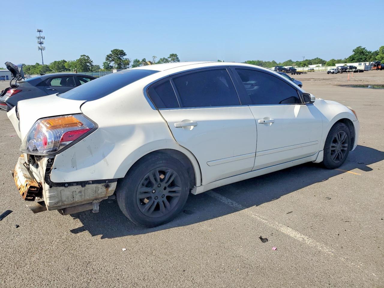 2010 Nissan Altima 2.5 - Фото 3