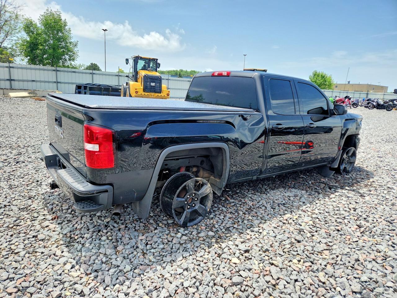 2017 GMC Sierra K1500 - Image 3