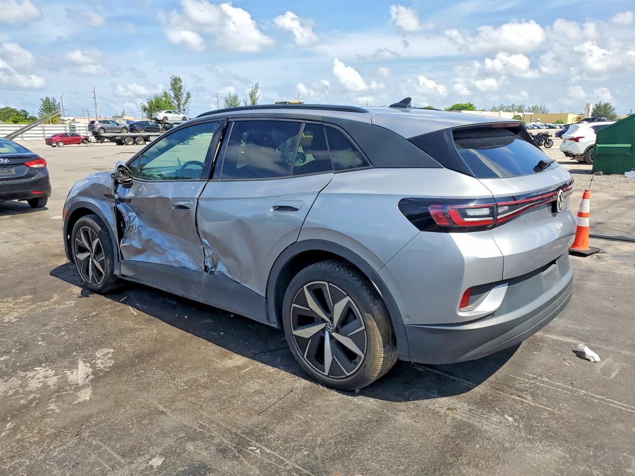 2023 Volkswagen Id.4 Pro S - Image 2