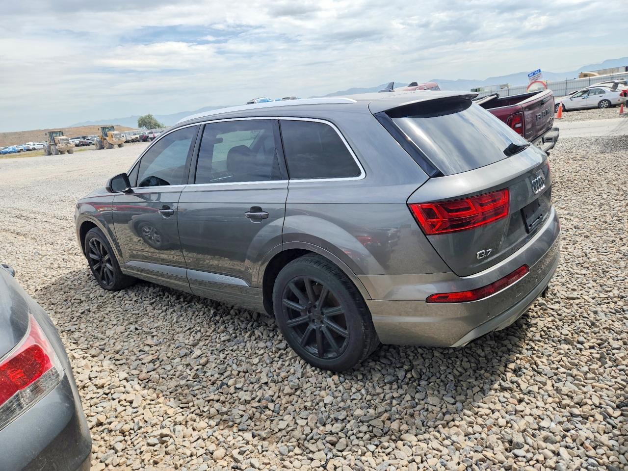 2017 Audi Q7 Premium Plus - Image 2