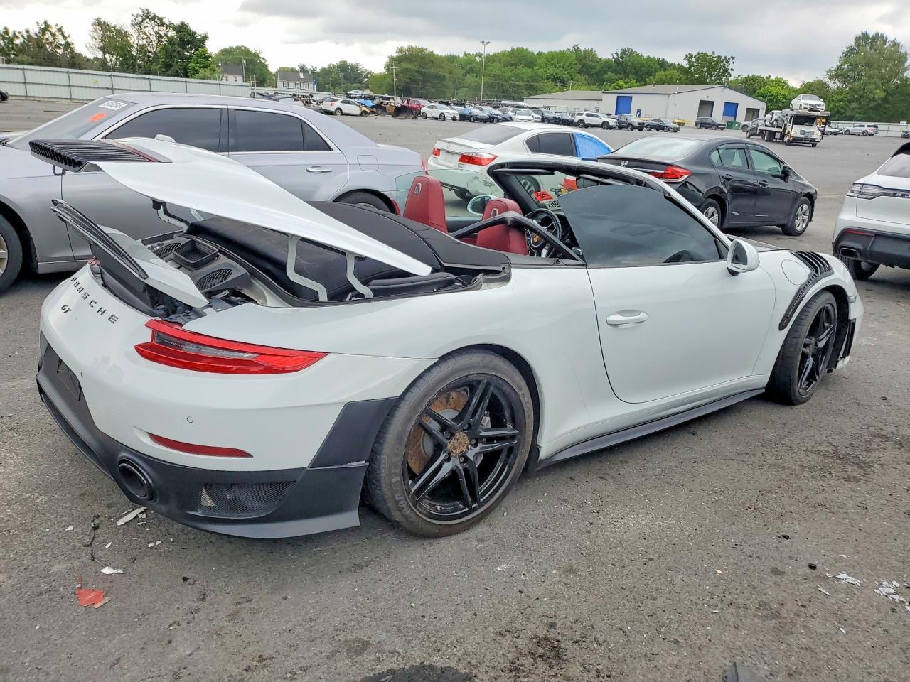 2018 Porsche 911 Carrera - Image 3