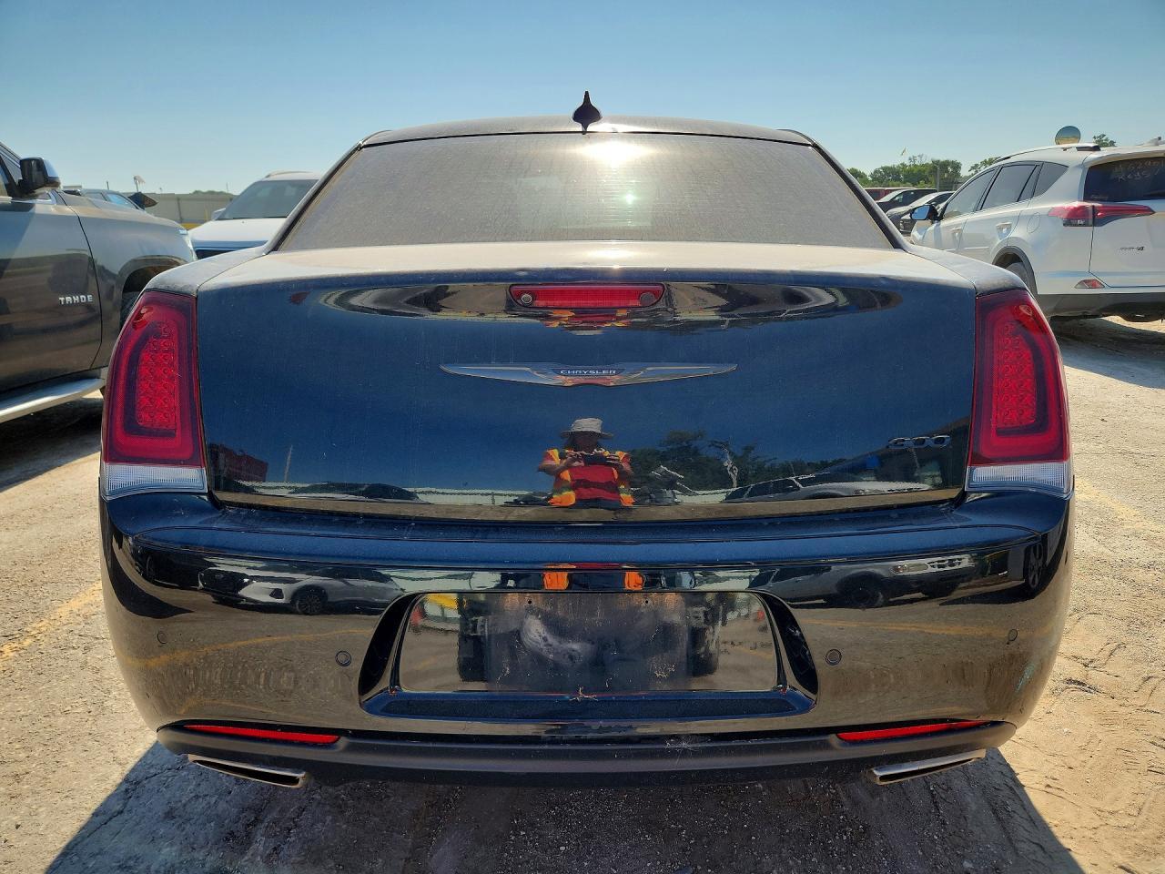 2022 Chrysler 300 Touring L - Image 6