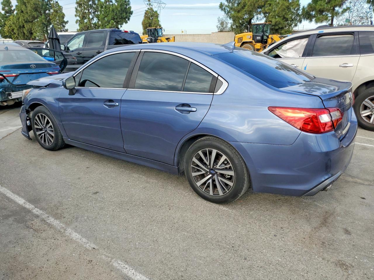 2018 Subaru Legacy 2.5I Premium - Фото 2