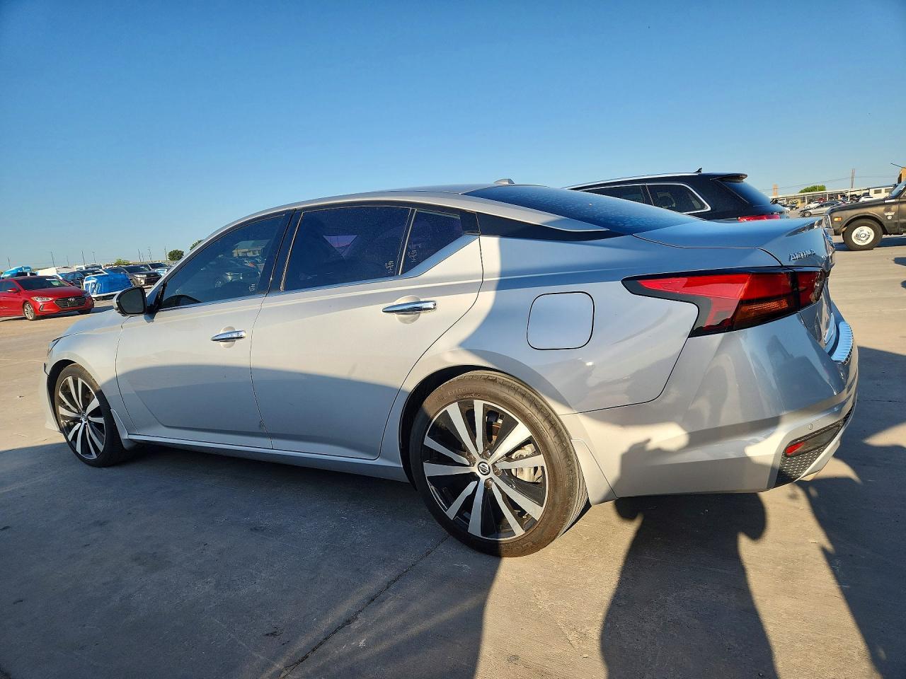 2020 Nissan Altima Platinum - Фото 2
