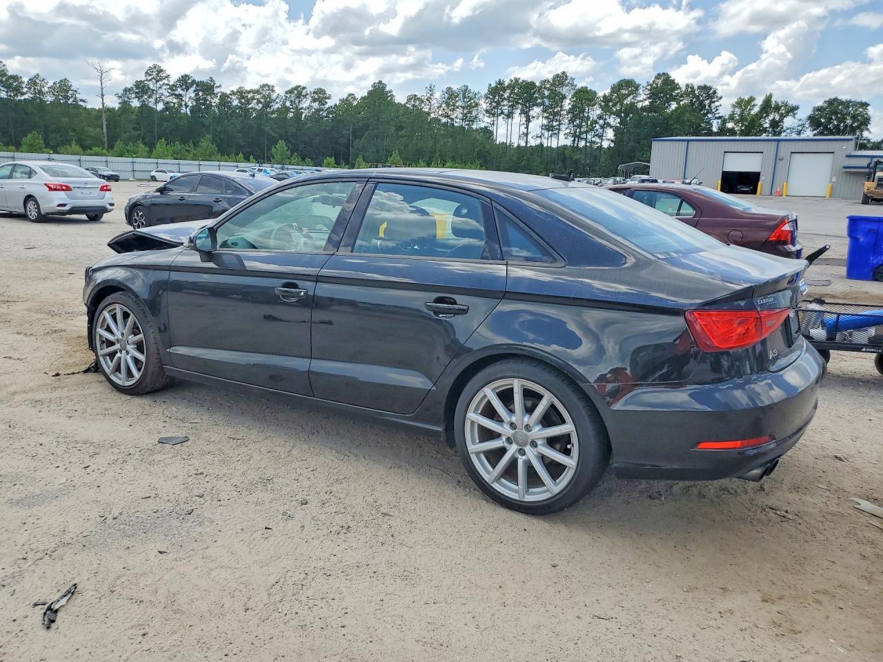 2016 Audi A3 Premium - Фото 2