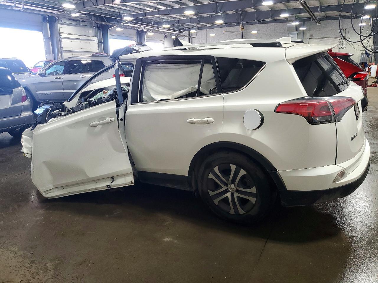 2016 Toyota Rav4 Le - Фото 2
