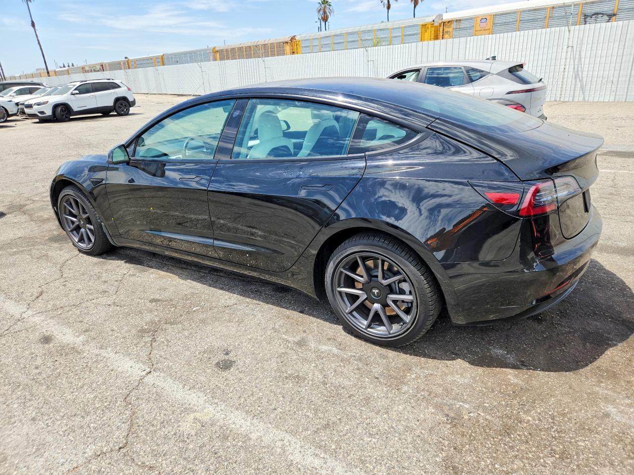 2021 Tesla Model 3 - Фото 2