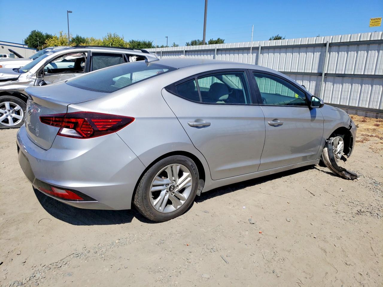 2020 Hyundai Elantra Sel - Фото 3